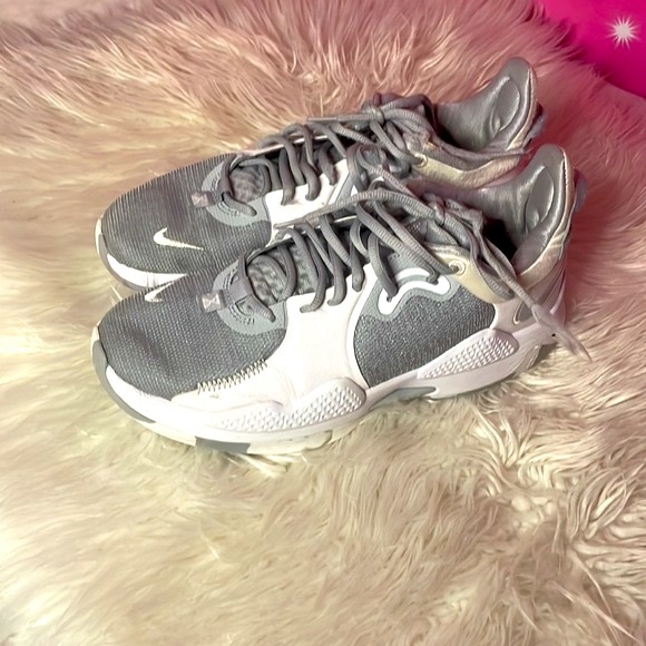 Nike Paul George PG 5 white and grey